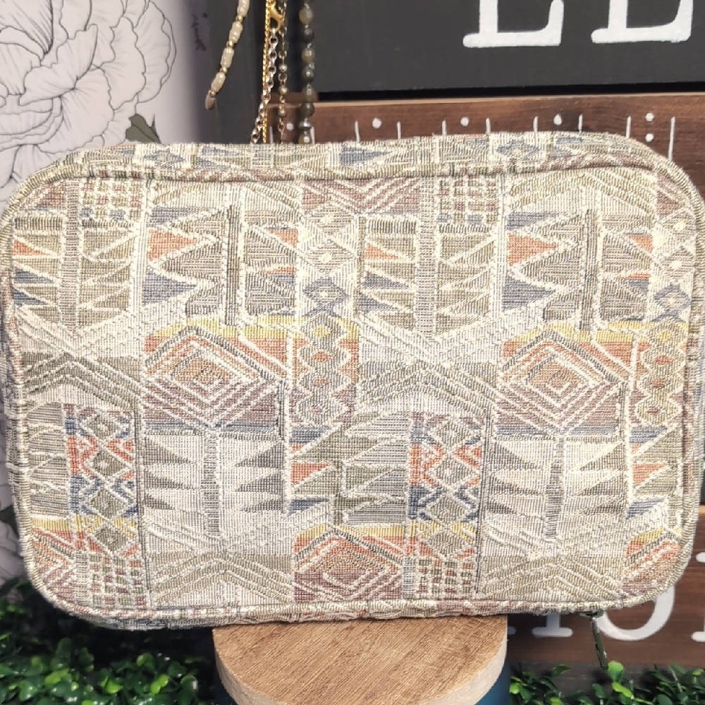 Glittering Gold Tapestry Carpet Cosmetics Bag - Picture 3 of 15